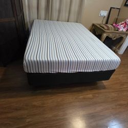 Full size bed / cama matrimonial
