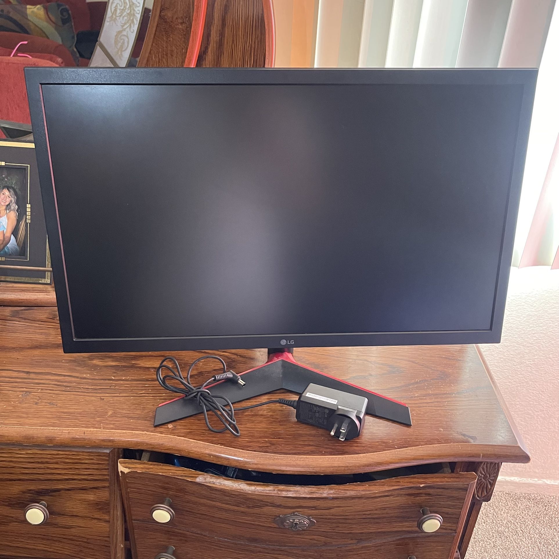 Lg Gaming monitor 144hz 1ms 24GN50w
