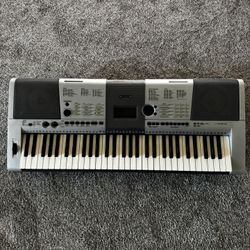 Yamaha PSR E403 Keyboard