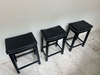 Set of 3 black bar stool