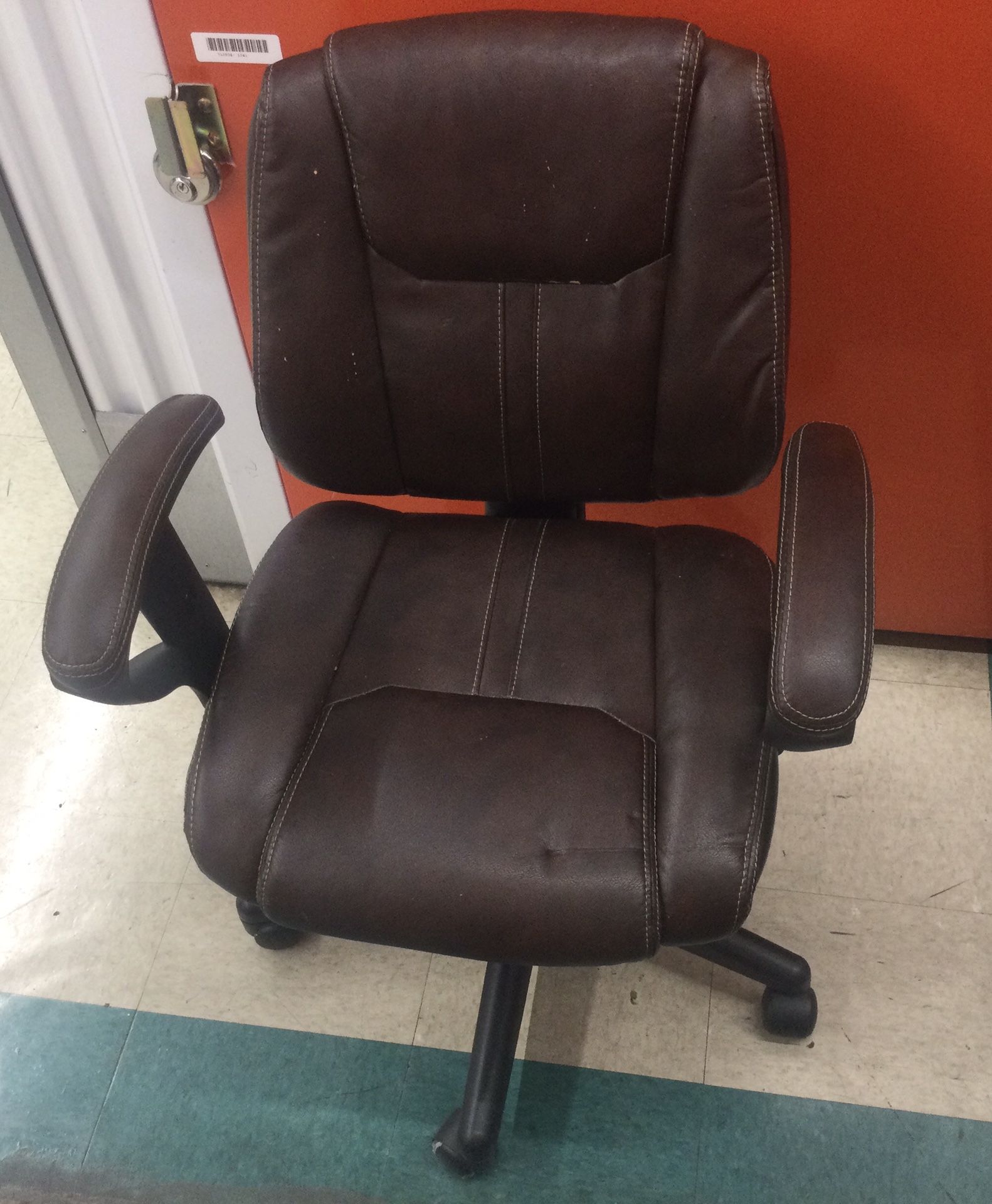 Leather Swivel Adjustable Executive Chair w/ Adjustable Armrests