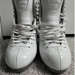 Jackson Debut Figure Skates, Size 4.5, R width