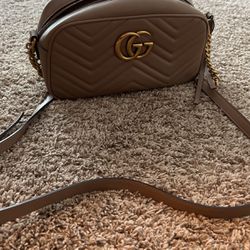 Authentic Gucci GG MARMONT SMALL SHOULDER BAG