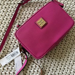 Dooney & Bourke Crossbody 🩷