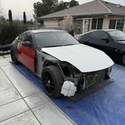 Nissan 350z OEM De Hood