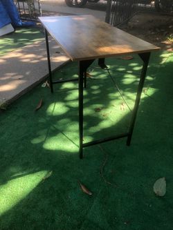 Computer desk