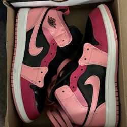 GIRLS JORDANS SIZE 2