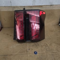 2021-2023 Kia Sorento Passanger side oem taillight