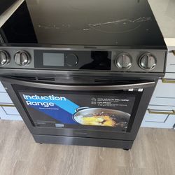 Scratch & Dent Samsung Range Air Fry And Convection Oven