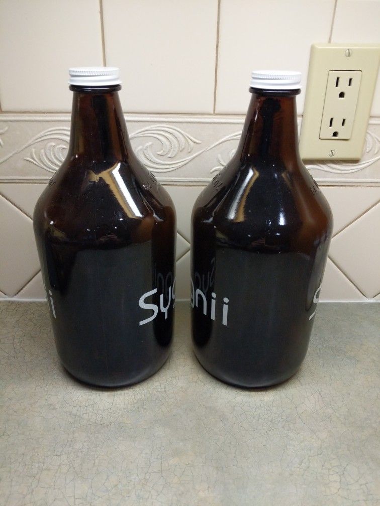 64 Ounce (1/2 Gallon) Amber Glass Beer Growler X 2