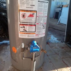 WATER HEATER MODEL RHEEM 2023 50" GALLON GAS WORKING EXCELLENT WITH 6 MONTHS WARRANTY 