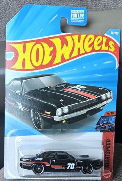 Hot Wheels '70 Dodge Hemi Challenger 4/10 36/250