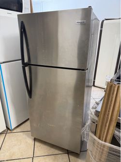 Frigidaire top freezer stainless steel 30”w