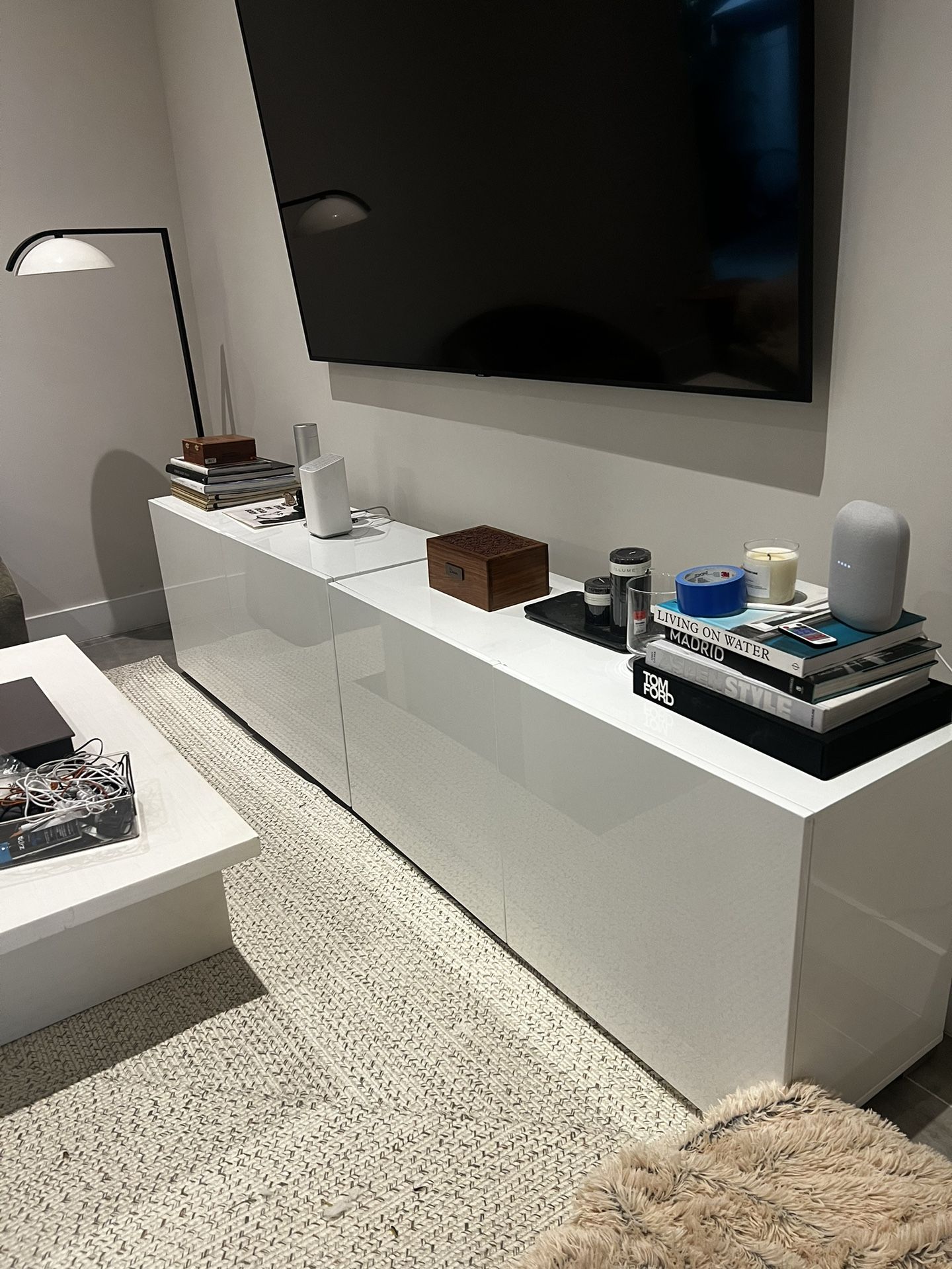 CB2 Credenzas/Media console (2)