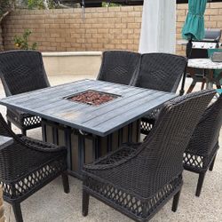 Fire pit With 6 Wicker Chairs 