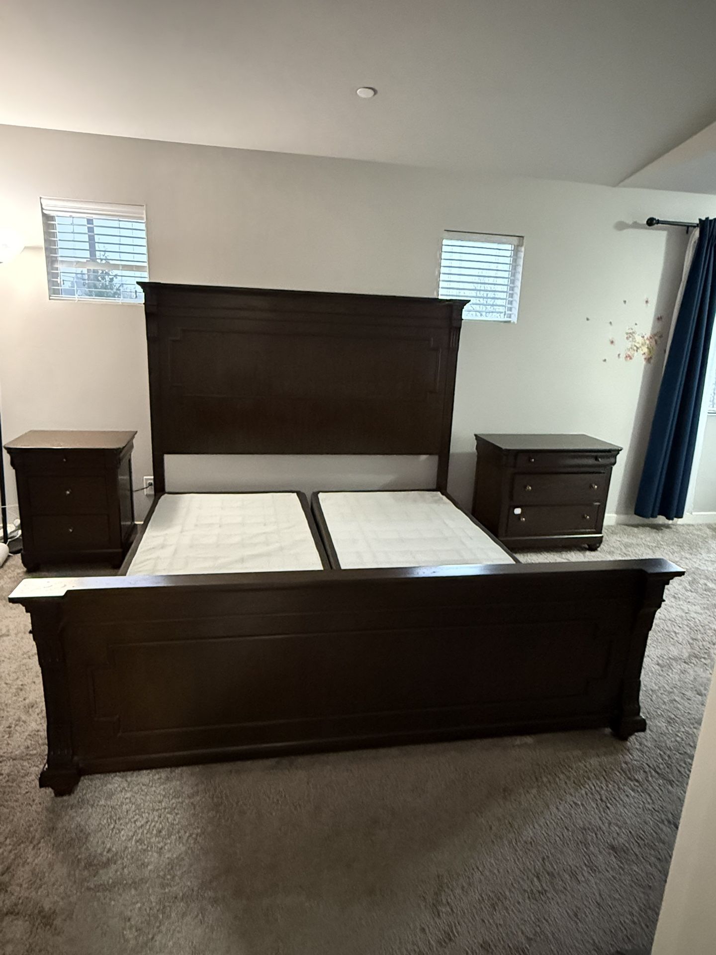 Bassett King Size Bedroom Set | Bed + 2 Nightstands + Free Box