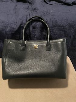 𝐂𝐡𝐚𝐧𝐞𝐥  Black Calfskin Executive Tote Shoulder Bag 