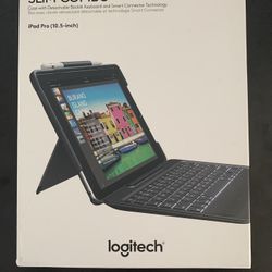 Logitech Slim Combo Keyboard - iPad Pro (10.5-inch)