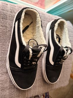 VANS SIZE 7
