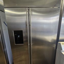 48" VIKING BUILT IN STAINLESS STEEL REFRIGERATOR 