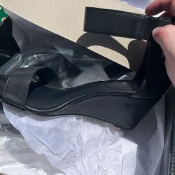 Women’s 7.5 Shoe Brand New