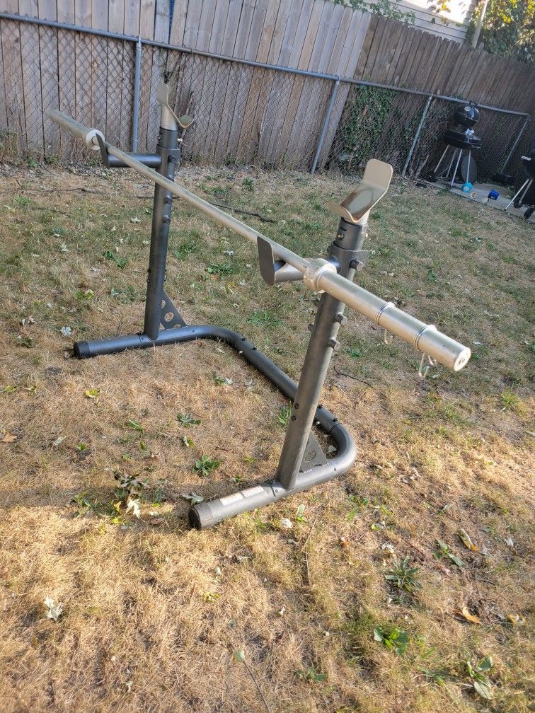 WEIDER SQUAT RACK/ SAFETY HOOKS/ 2 STORAGE HORNS. 7' 45LB OLYMPIC BAR WITH CLIPS
11525 S HALSTED DUNKIN DONUTS/7111 S WESTERN WALGREENS
120$ CAS