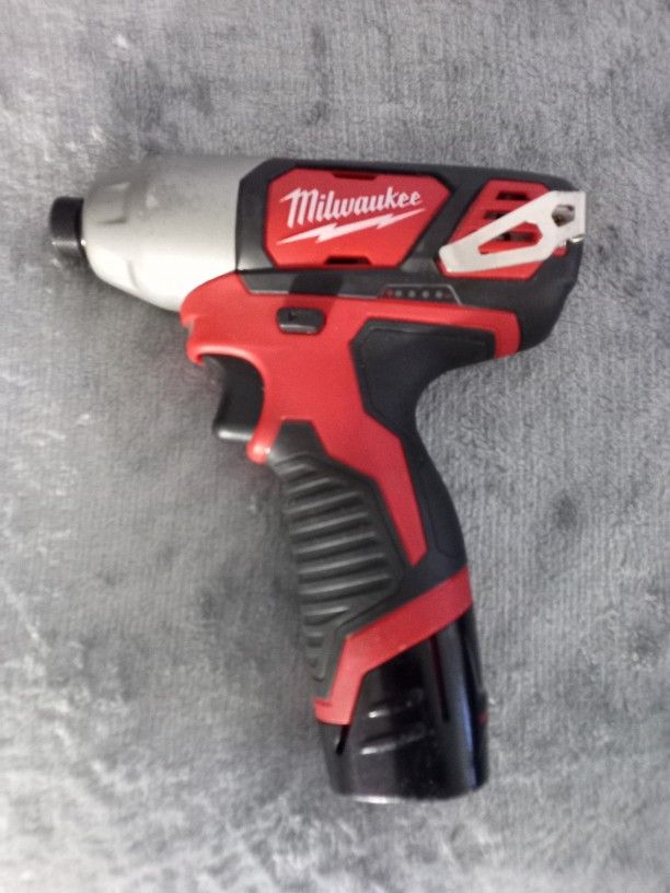 Milwaukee M12 Impact Driver 