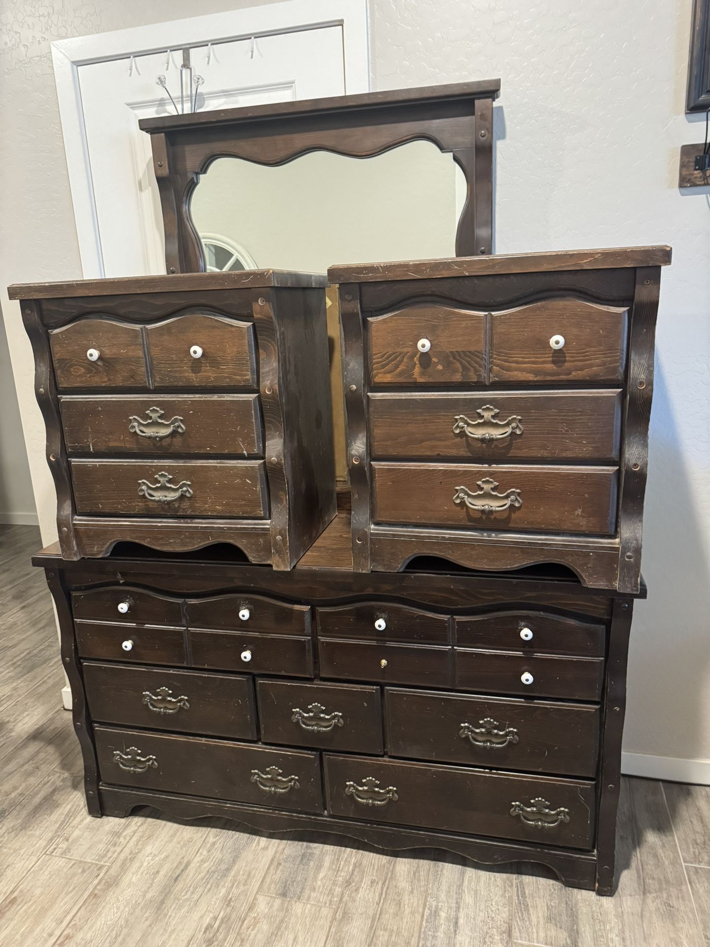 Vintage Matching Dresser Stands & Mirror