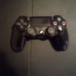 PlayStation 4 With Ps account Extra 