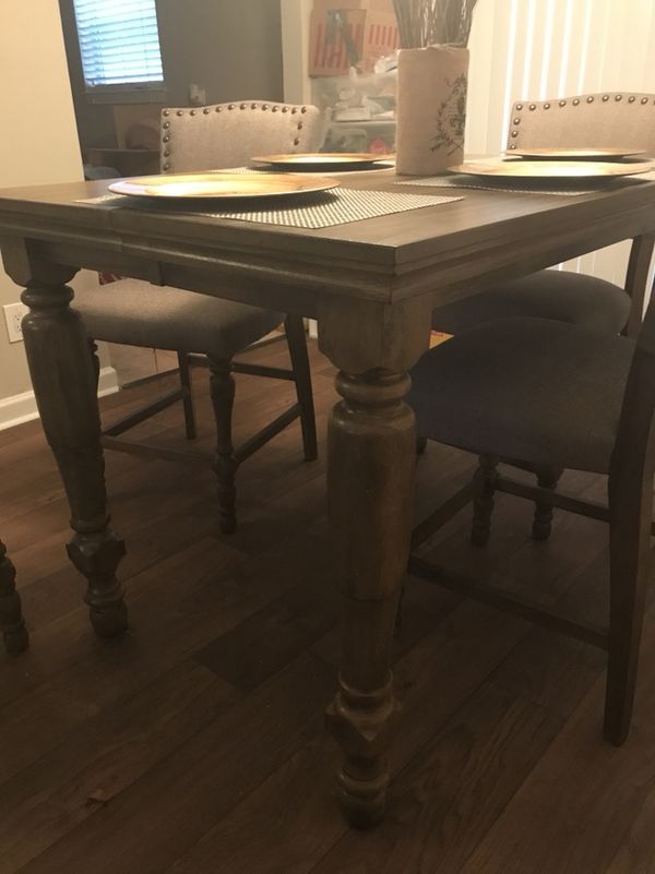 Tanshire Counter Height Dining Room Set 4 Chairs For In Tanshire Counter Height Dining Room Set 4 Chairs For In Atlanta Ga Offerup