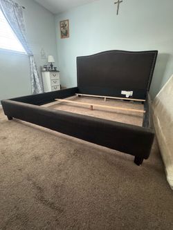 Cal King Bedframe