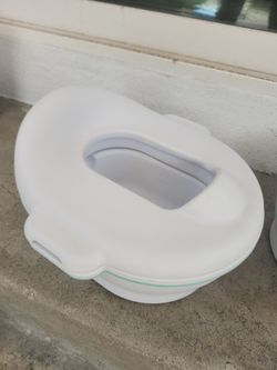 2 Frida training toilets