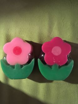 NEW- 2 Flower Candles