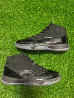 Jordan 11 “Cap and gown” READ DESCRIPTION