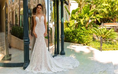 BEAUTIFUL WEDDING DRESS