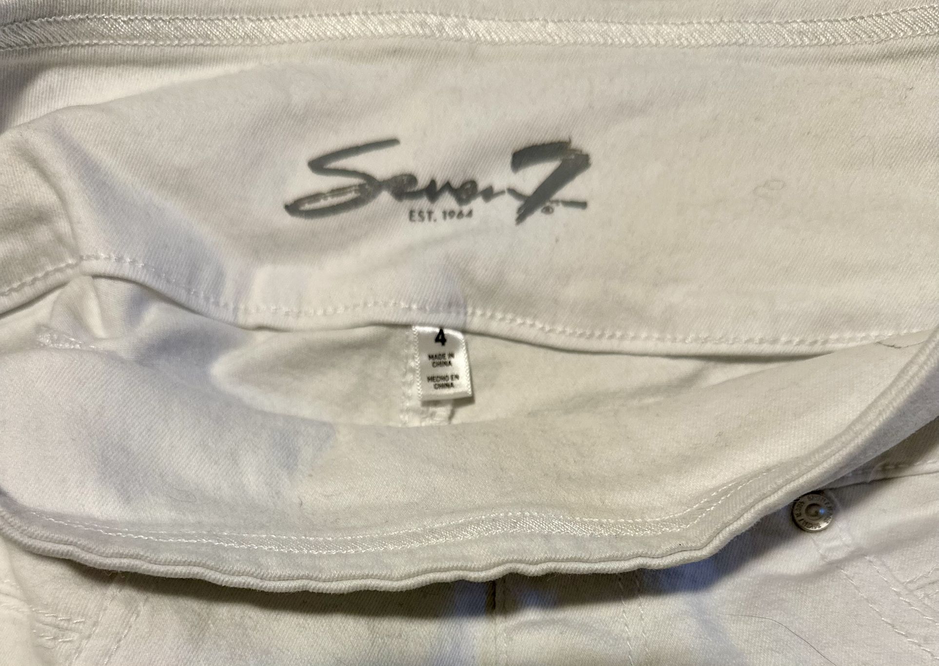 Seven 7 Women’s Jeans Never Worn