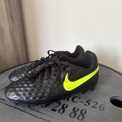 Nike Youth Soccer Shoes 