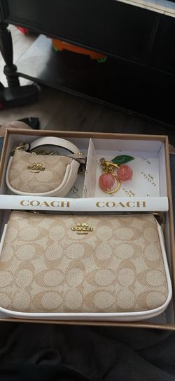 Coach Signature Gift Set with Wristlet and Pouch