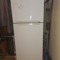 Refrigerator Asking $60 Whirlpool brand
