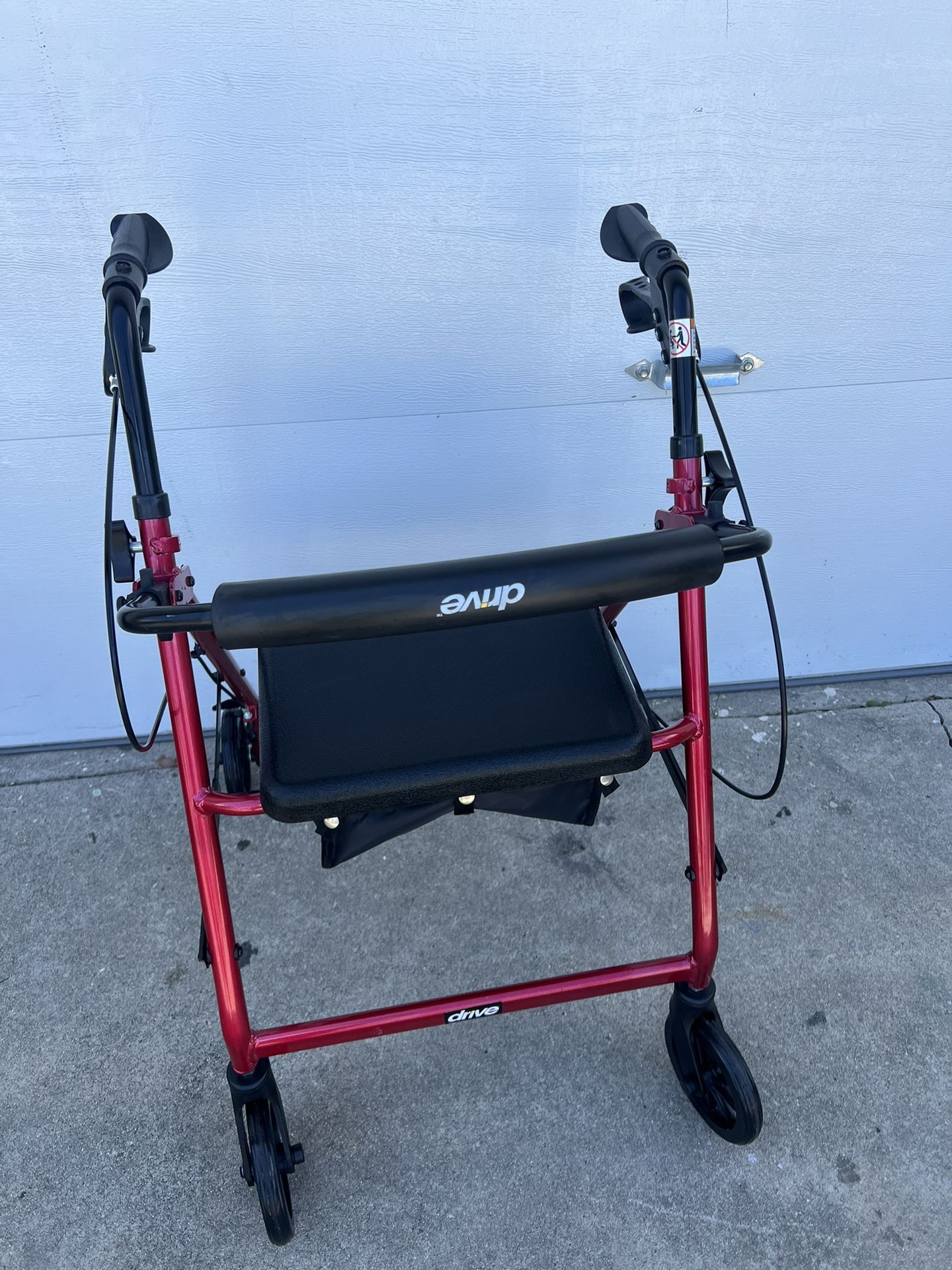 ROLLING WALKER DRIVE