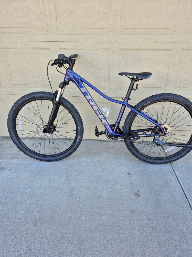 TREK MARLIN 5 MOUNTAIN BIKE (SMALL FRAME)