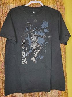 Adults Xl shirt