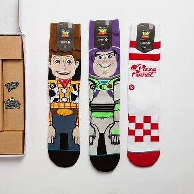 You Story Pizza Planet Stance Socks And Pins Size Adult Unisex Brand New