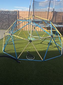 Climbing dome