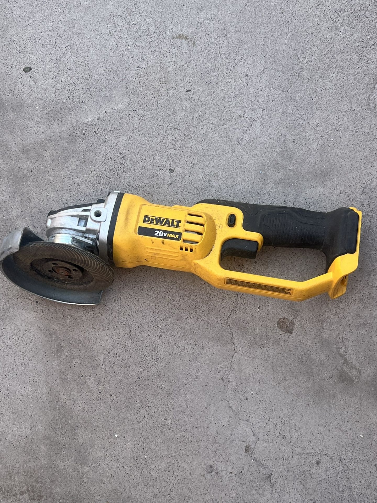 DeWalt 20v Max 4 1/2’-5’ Angle Grinder