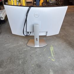 Dell 32” 4K UHD Curved Monitor (S3221QS)