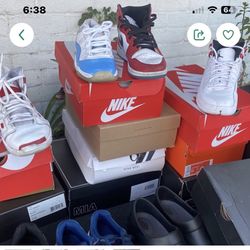 Nike Tennis Shoes