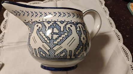 DERUTA ITALY MAJOLICA DESIGN LARGE PITCHER