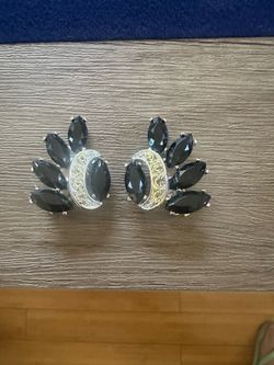 VTG Sarah Coventry Clip On Earrings - Faux Black Onyx & Diamond - 1.25” long