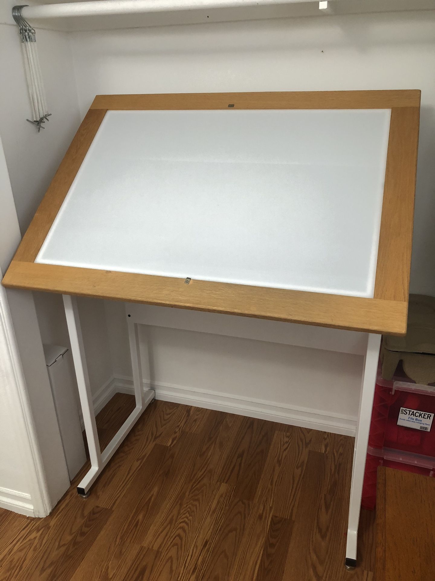 Gagne Porta-Trace Model 2436T Light Table
